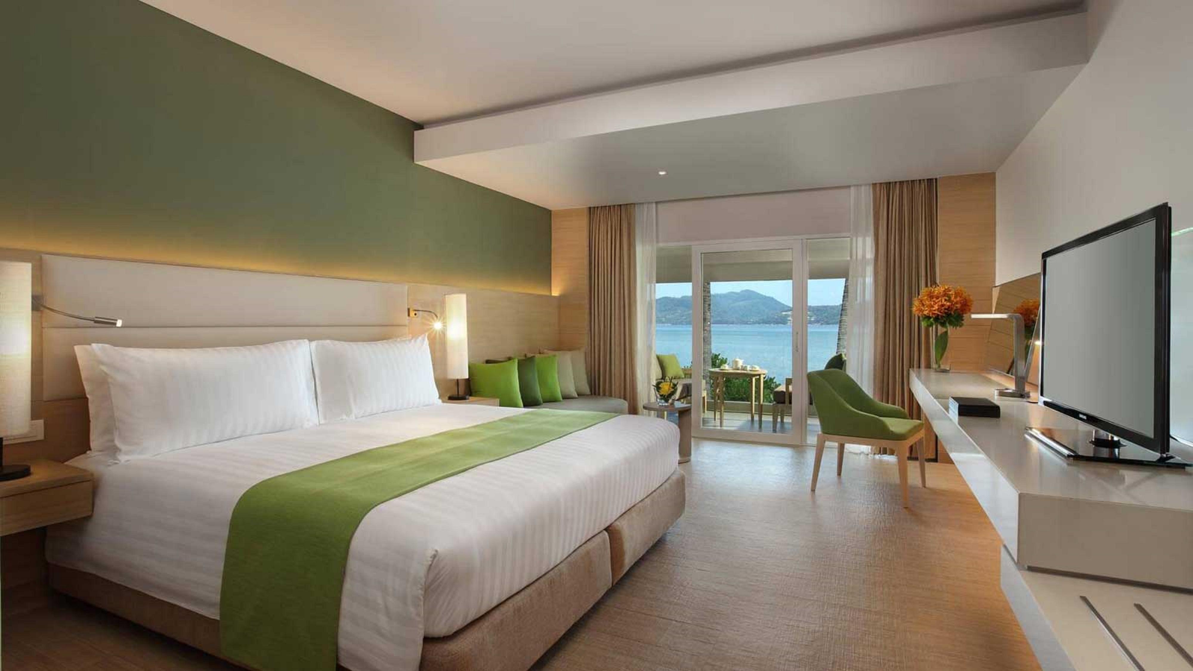 Amari Phuket Hotel Patong Exterior photo Deluxe Ocean View Room
