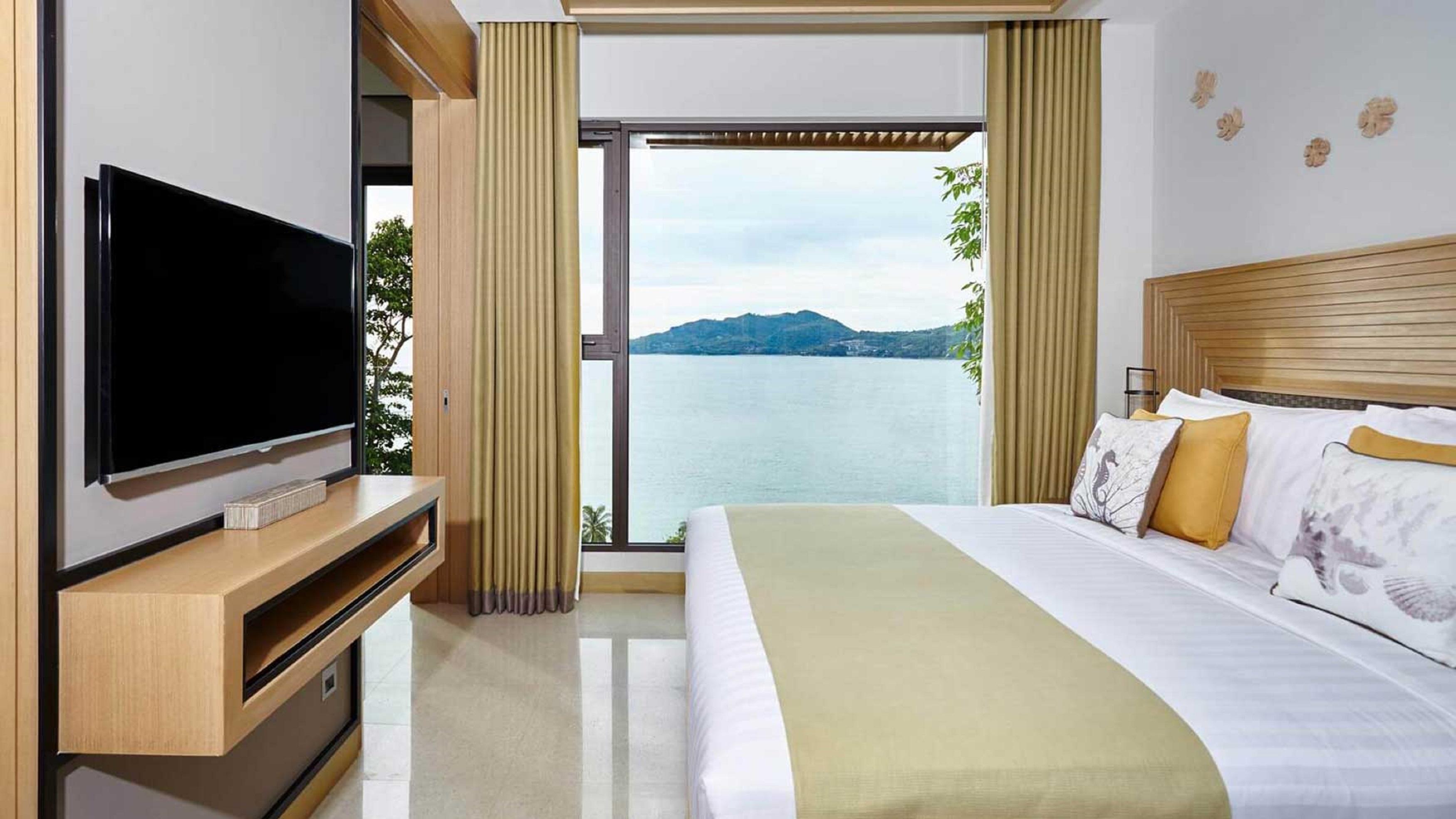 Amari Phuket Hotel Patong Exterior photo A bedroom at the resort