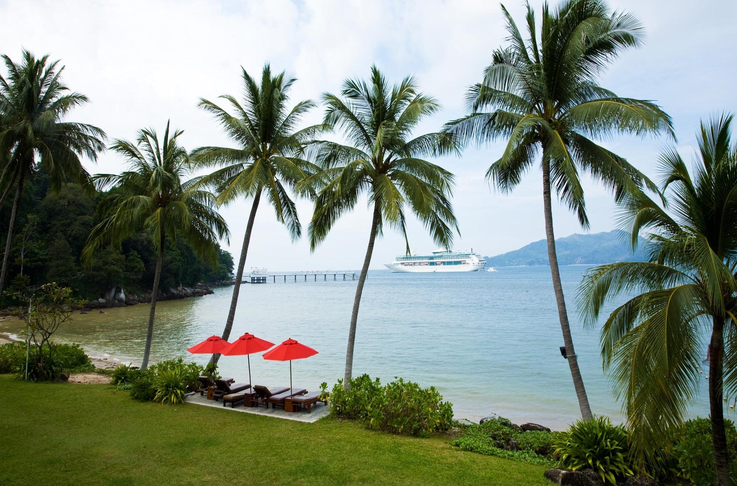 Amari Phuket Hotel Patong Exterior photo View of the Andaman Sea from the resort