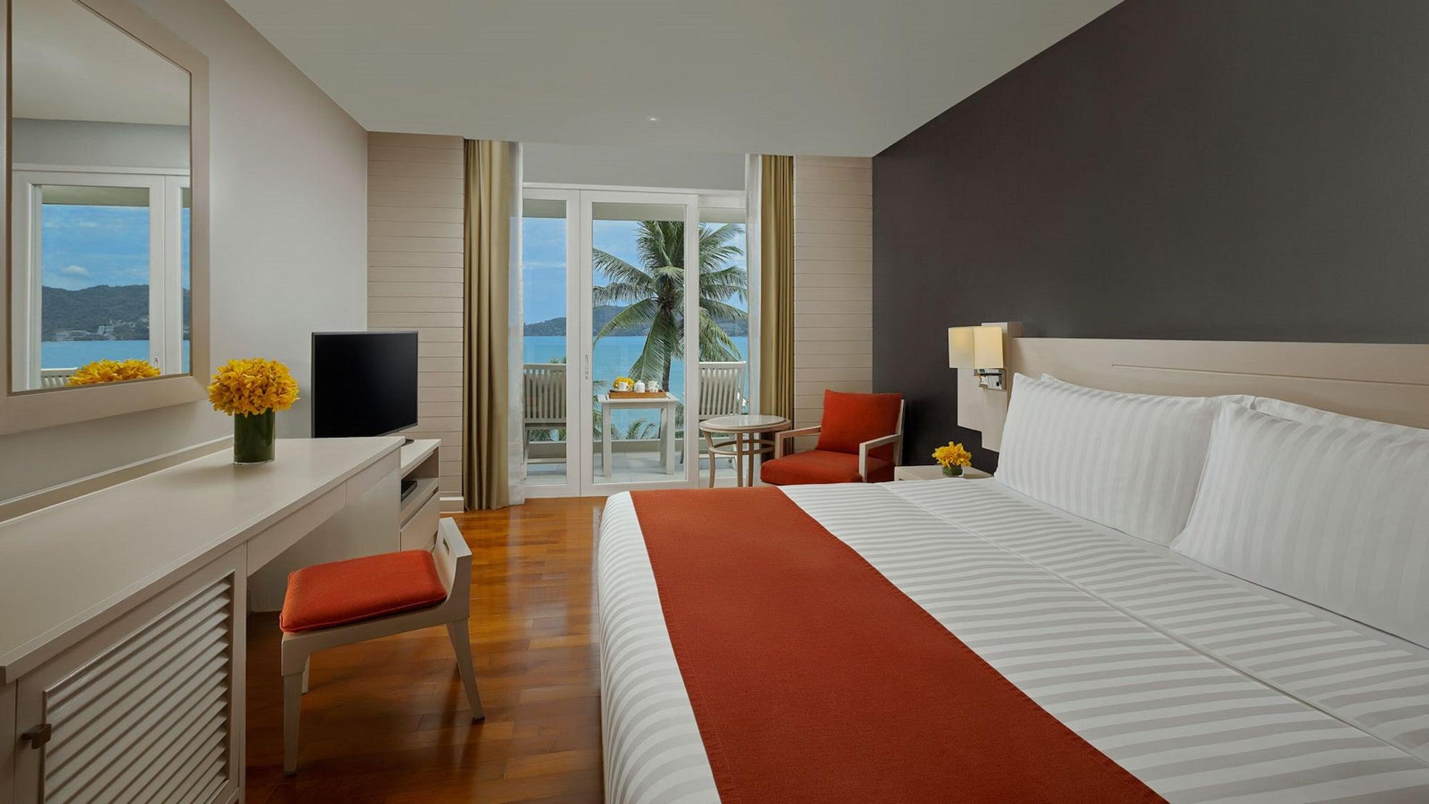 Amari Phuket Hotel Patong Exterior photo